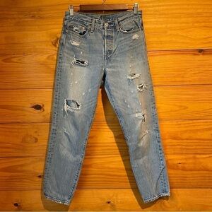 Levi’s Wedgie Icon Fit Ankle Jeans in Partner In Crime High Rise Distressed 28